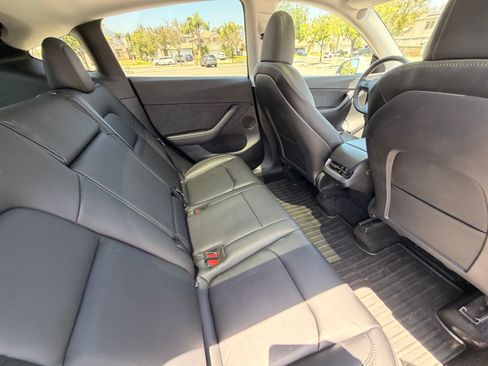 Used 2022 Tesla Model Y Performance AWD/4WD image 22
