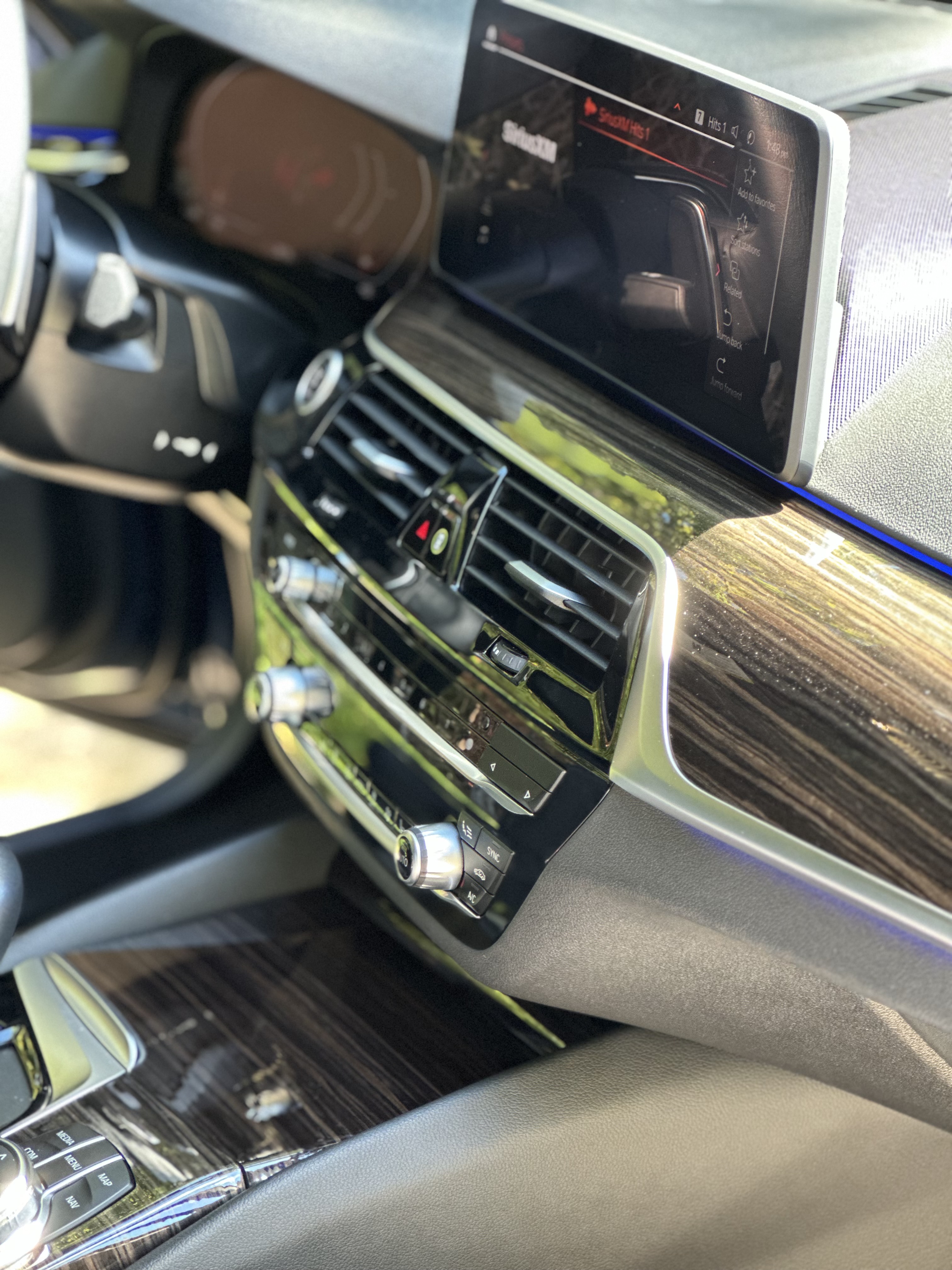 Used 2023 BMW 540i xDrive w/ Premium Package AWD/4WD image 5