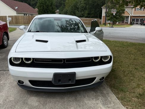 Used 2018 Dodge Challenger SXT Plus image 2