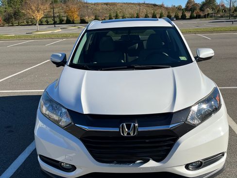 Used 2018 Honda HR-V EX-L image 4