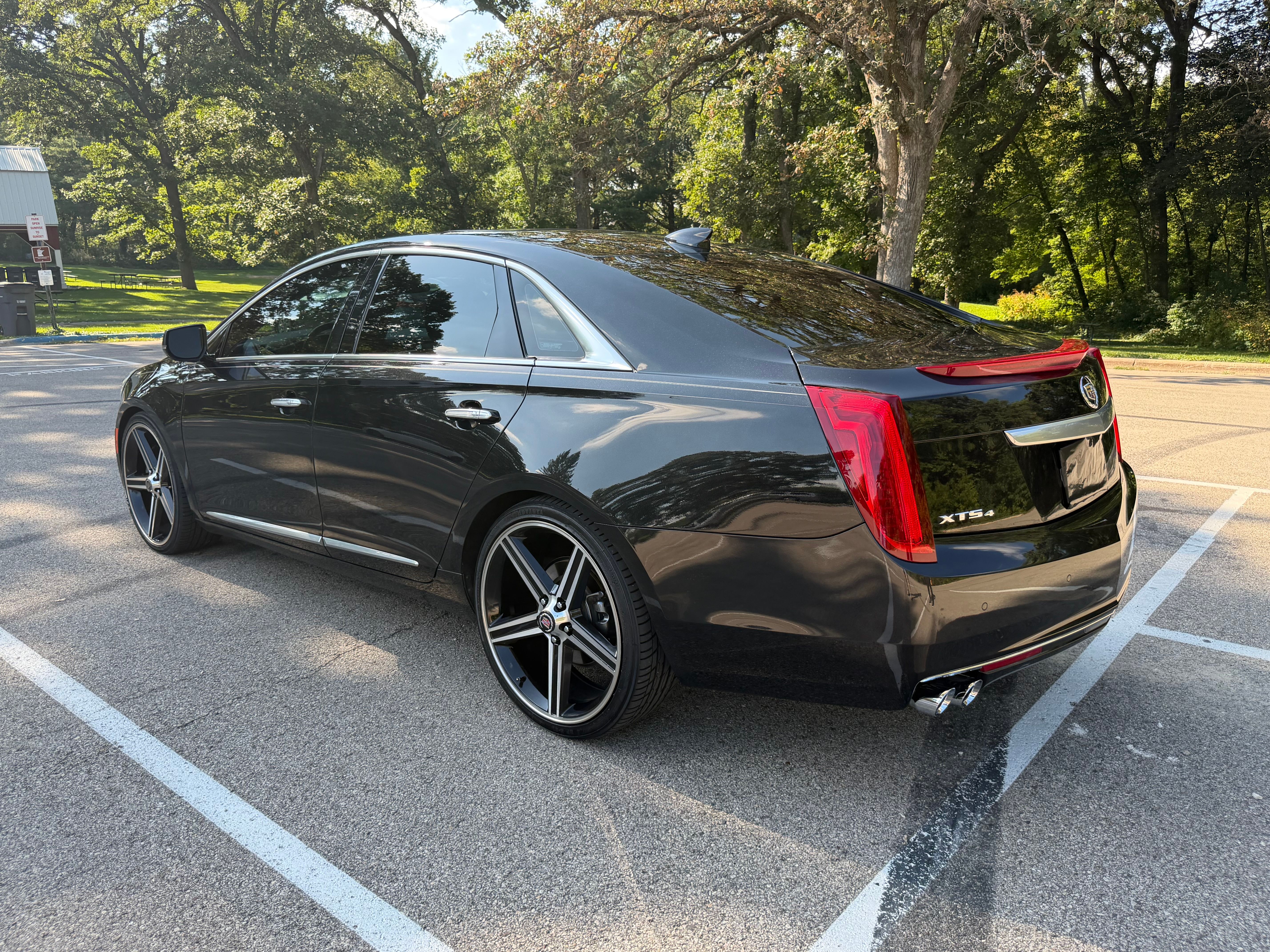 Used 2015 Cadillac XTS Platinum AWD/4WD image 14