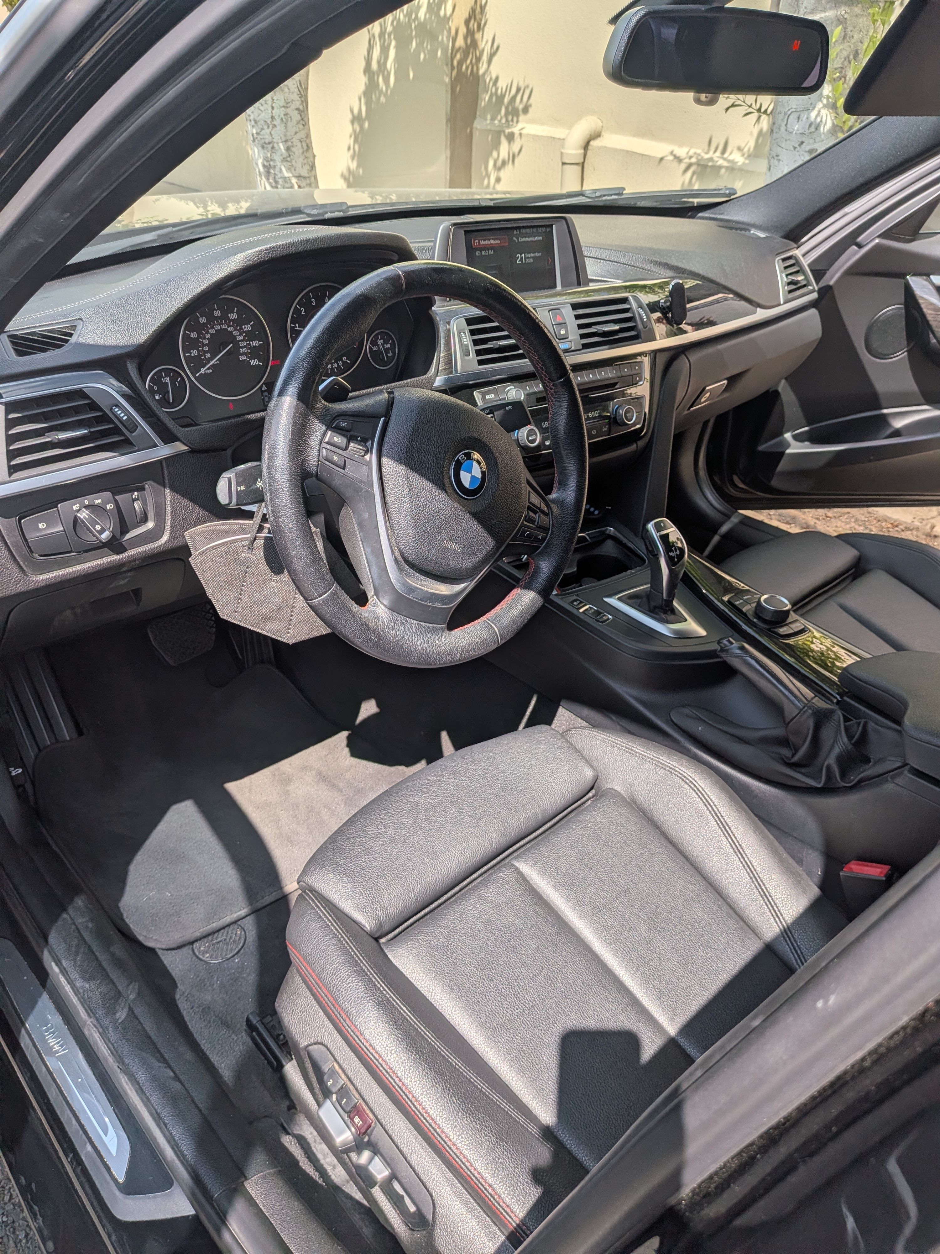 Used 2018 BMW 330i Sedan RWD image 14
