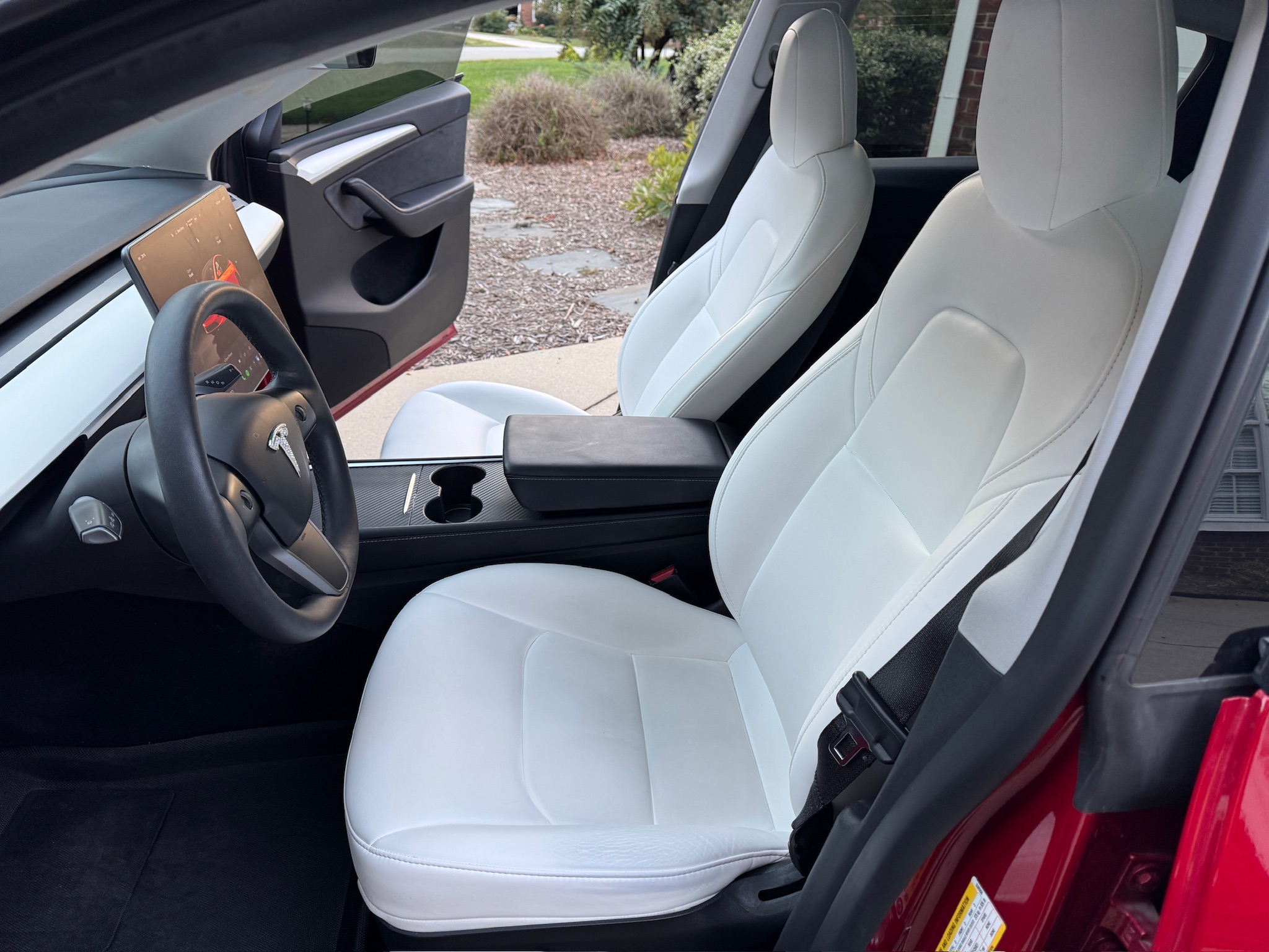 Used 2022 Tesla Model Y Performance AWD/4WD image 9