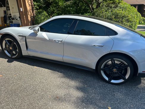 Used 2021 Porsche Taycan Turbo S image 8