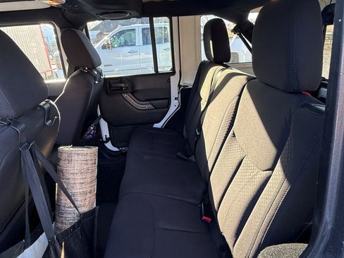 Used 2013 Jeep Wrangler Unlimited Sport image 2