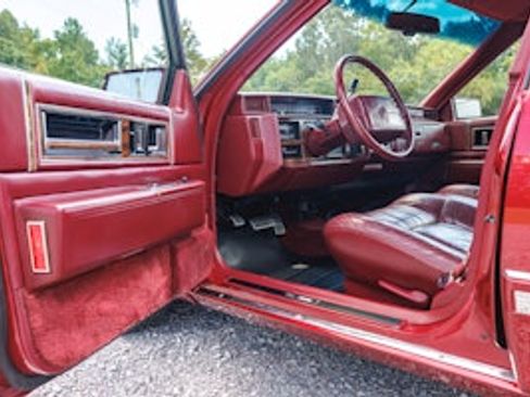 Used 1993 Cadillac De Ville Sedan image 21