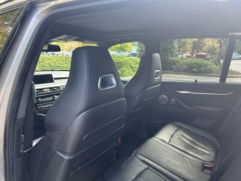 Used 2016 BMW X5 M image 10