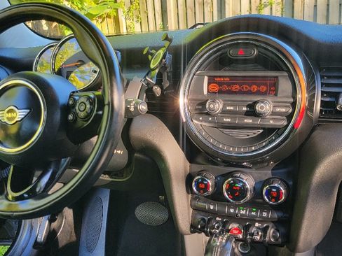 Used 2016 MINI Cooper 2-Door Hardtop image 8