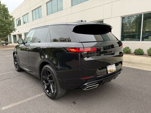 Used 2023 Land Rover Range Rover Sport SE Dynamic image 9