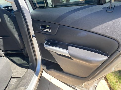 Used 2012 Ford Edge SE FWD image 12