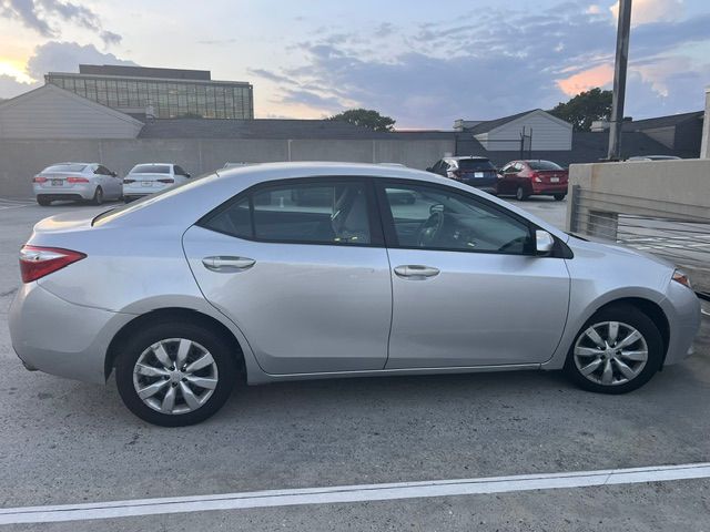 Used 2014 Toyota Corolla LE FWD image 1