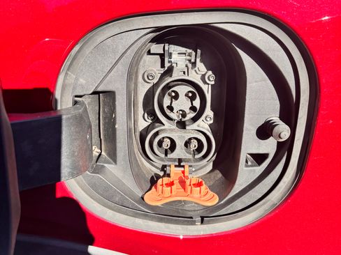 Used 2020 Chevrolet Bolt LT image 27