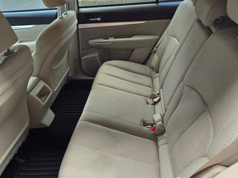 Used 2011 Subaru Outback 2.5i image 10