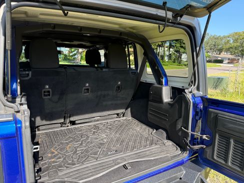 Used 2018 Jeep Wrangler Unlimited Sport S image 5