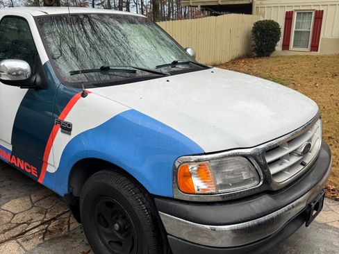 Used 2001 Ford F150 Short Bed 4D image 1