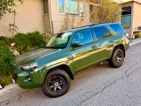 Used 2022 Toyota 4Runner Trail Special Edition AWD/4WD image 1
