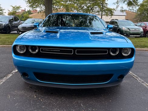 Used 2023 Dodge Challenger SXT RWD image 1