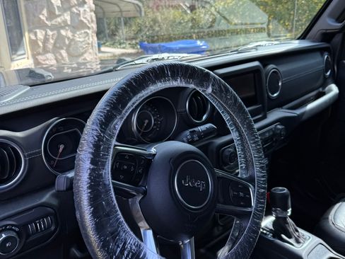 Used 2018 Jeep Wrangler Unlimited Sahara w/ LED Lighting Group image 5