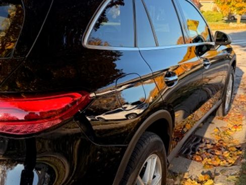 Used 2025 Mercedes-Benz GLC 300 4MATIC image 16