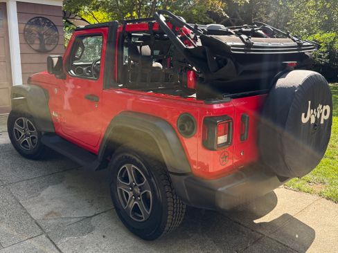 Used 2018 Jeep Wrangler Sport AWD/4WD image 23