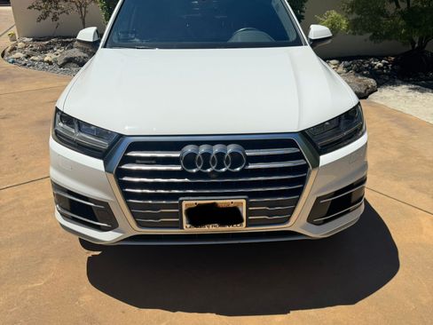 Used 2018 Audi Q7 3.0T Premium Plus w/ Premium Plus Package AWD/4WD image 5