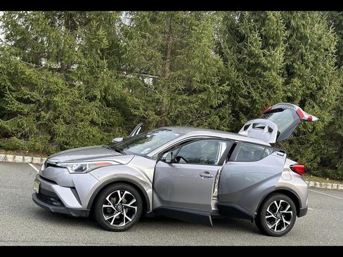 Used 2019 Toyota C-HR Limited image 3