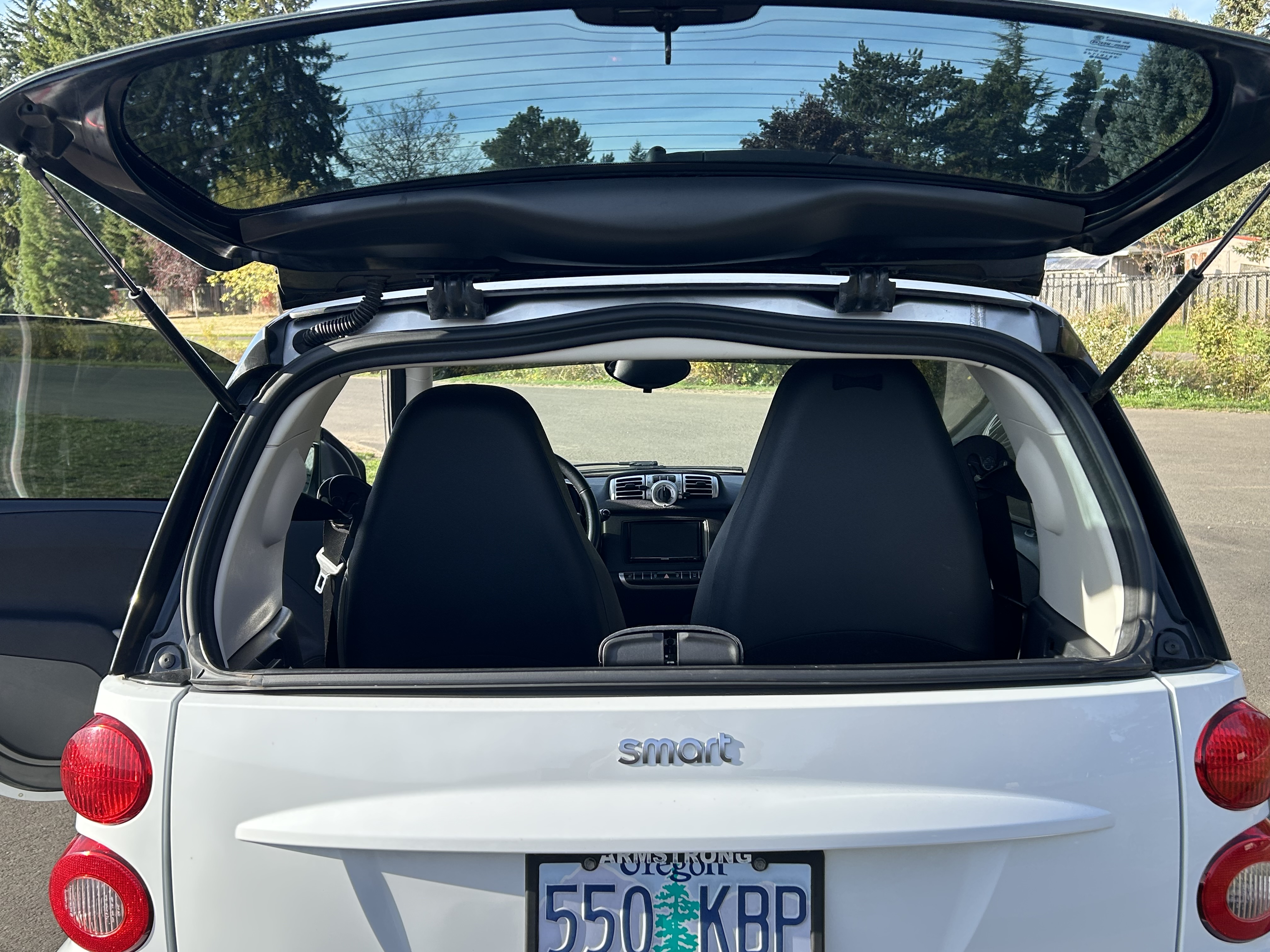 Used 2014 smart fortwo pure RWD image 12
