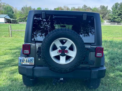 Used 2018 Jeep Wrangler Unlimited Sport S AWD/4WD image 13