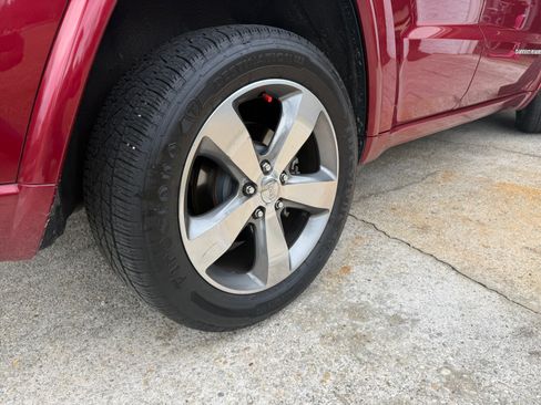 Used 2014 Jeep Grand Cherokee Overland w/ Trailer Tow Group IV image 16