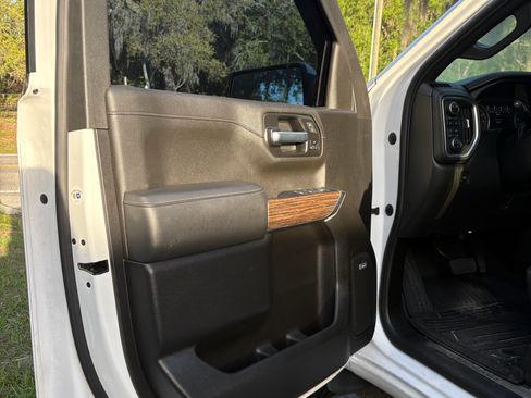 Used 2022 Chevrolet Silverado 1500 High Country image 5