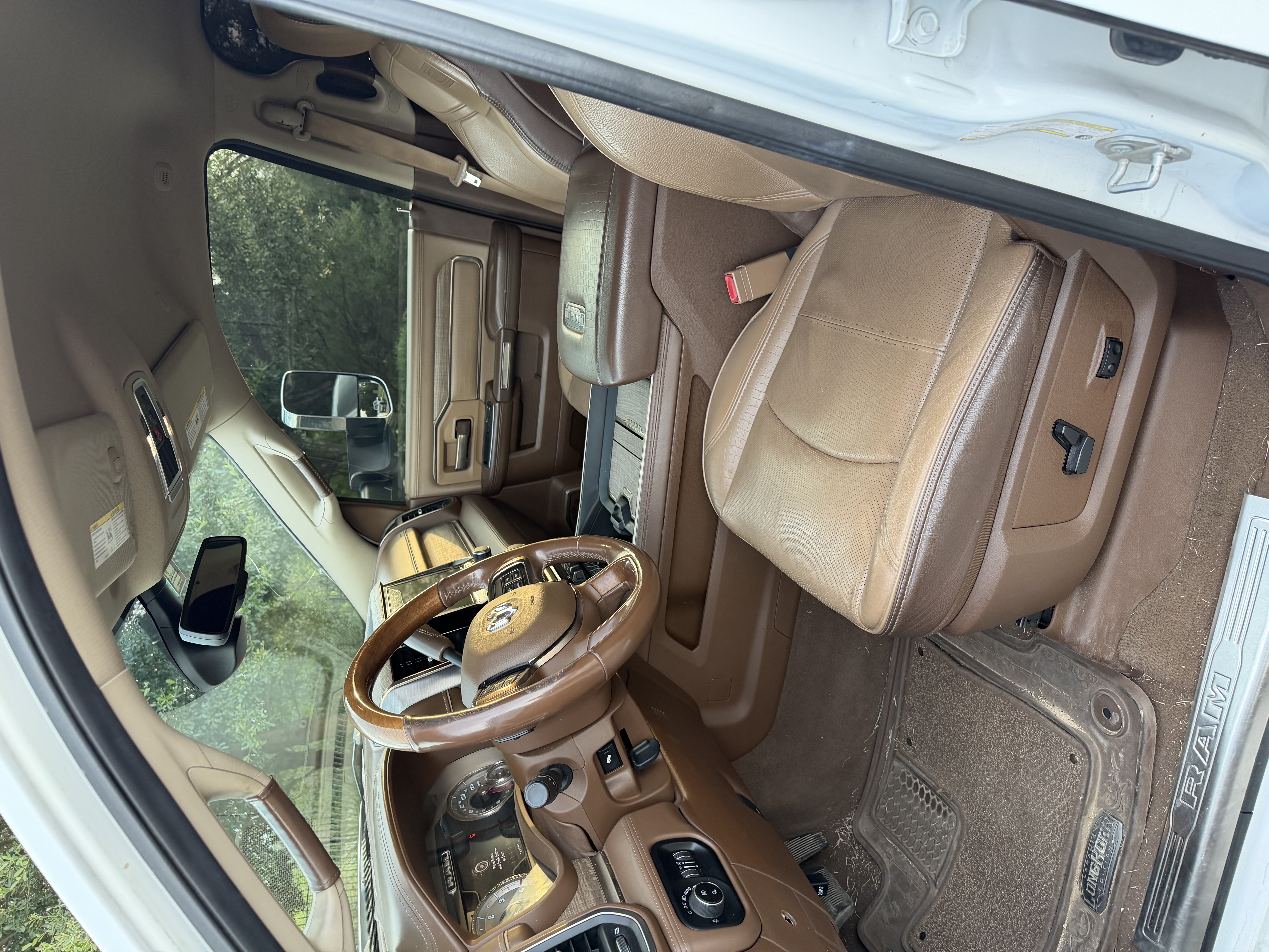 Used 2020 RAM 3500 Limited AWD/4WD image 10