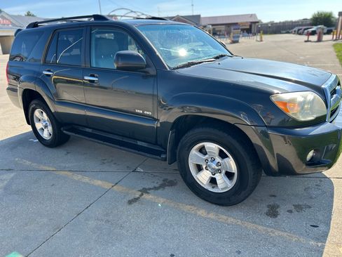 Used 2007 Toyota 4Runner Sport AWD/4WD image 2