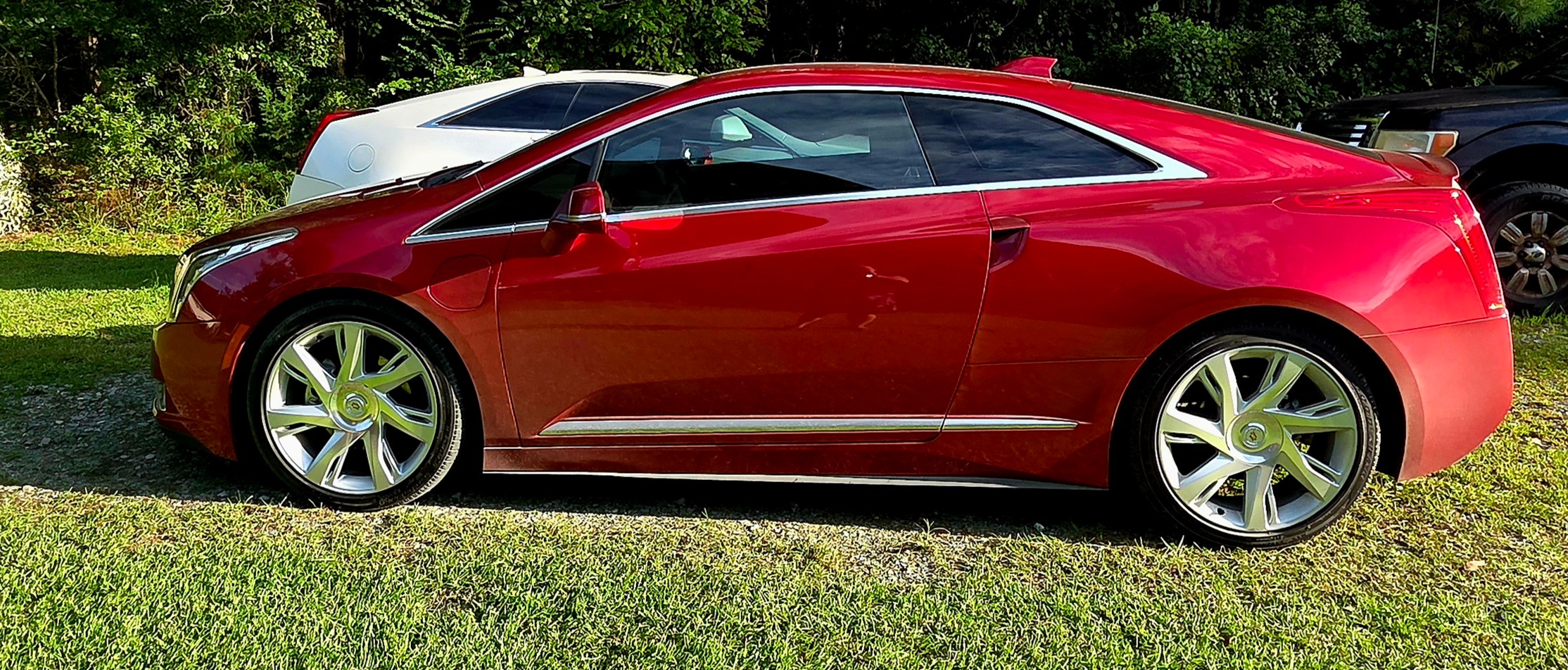 Used 2014 Cadillac ELR FWD image 2