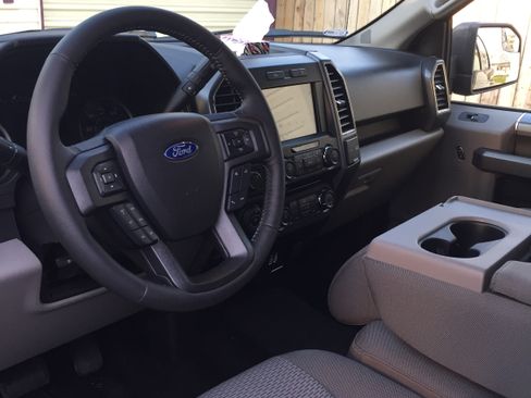 Used 2018 Ford F150 XLT w/ Equipment Group 302A Luxury AWD/4WD image 9