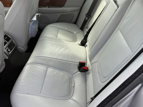 Used 2013 Jaguar XF RWD image 6