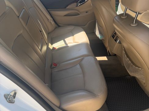 Used 2010 Buick LaCrosse CXL FWD image 8