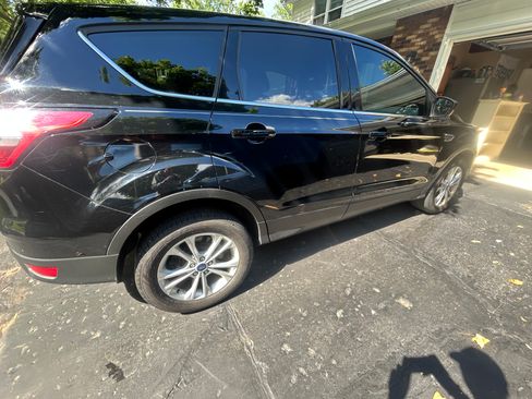 Used 2017 Ford Escape SE FWD image 9