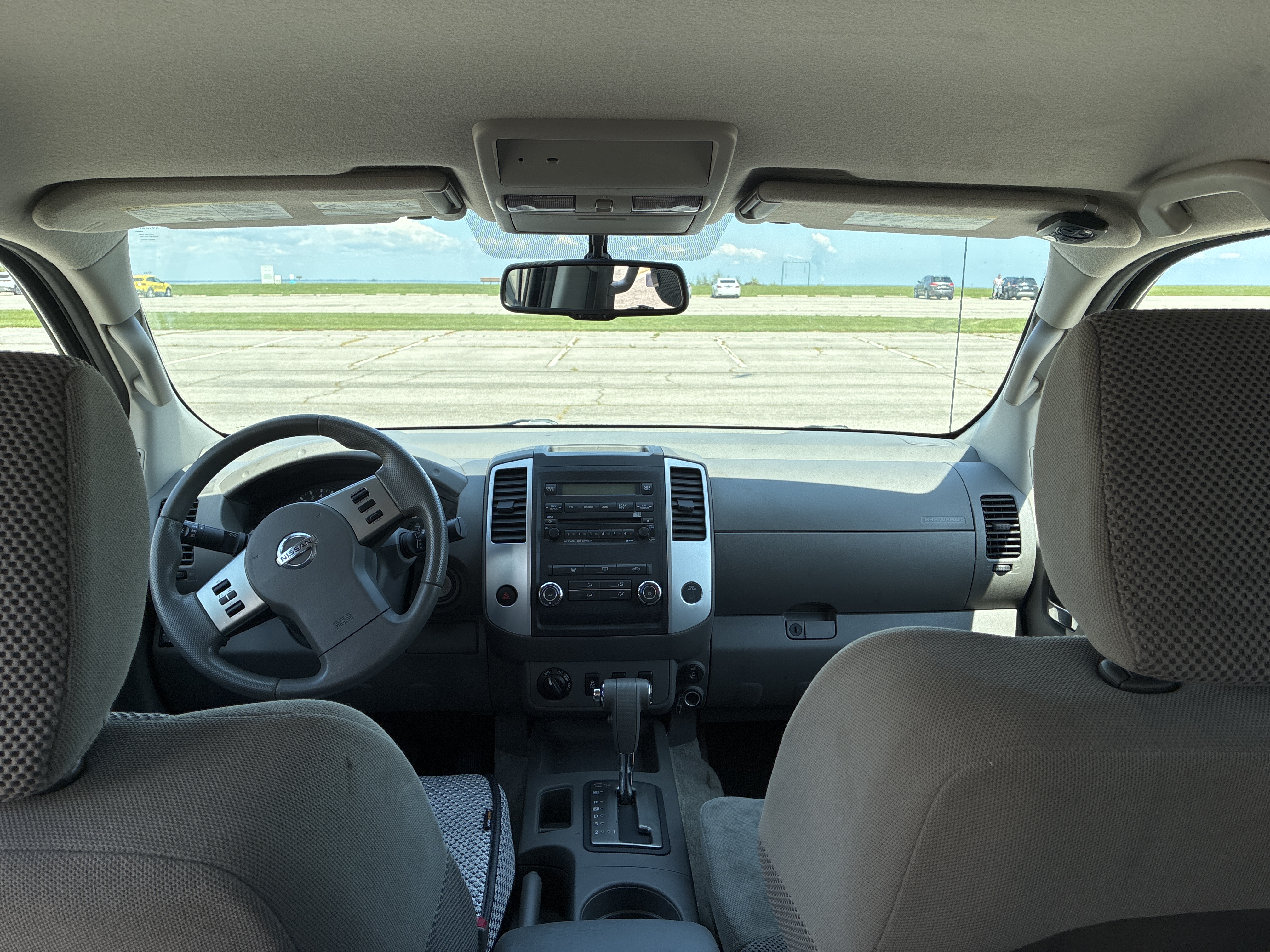 Used 2012 Nissan Frontier SV w/ SV Premium Utility Pkg AWD/4WD image 6