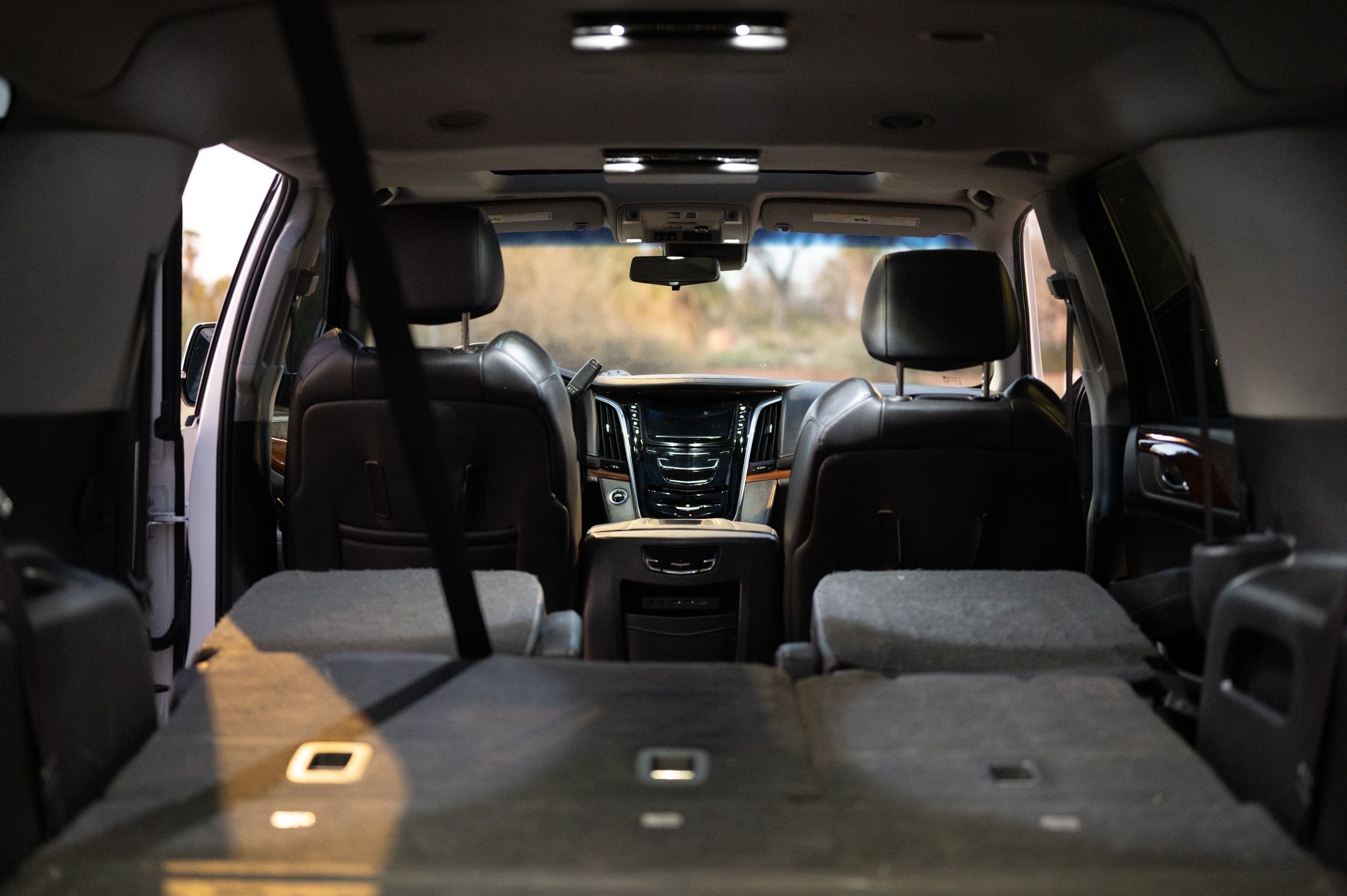 Used 2017 Cadillac Escalade ESV Premium Luxury AWD/4WD image 6