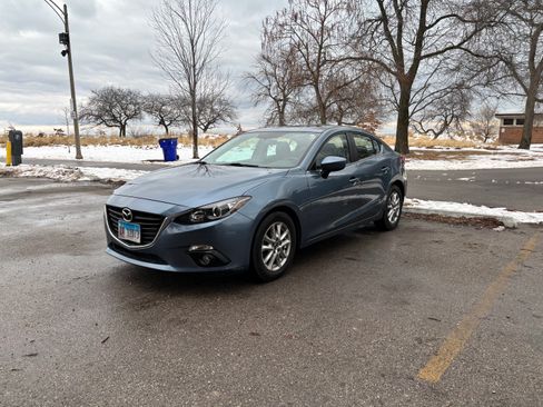 Used 2015 MAZDA MAZDA3 i Touring w/ Technology Package image 4