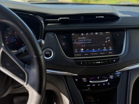 Used 2017 Cadillac XT5 Luxury image 14