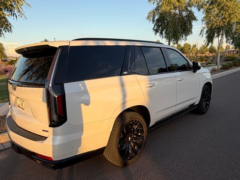 Used 2022 Cadillac Escalade Sport Platinum w/ LPO, ONYX Package AWD/4WD image 6
