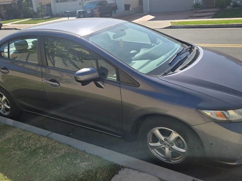 Used 2014 Honda Civic Natural Gas image 4