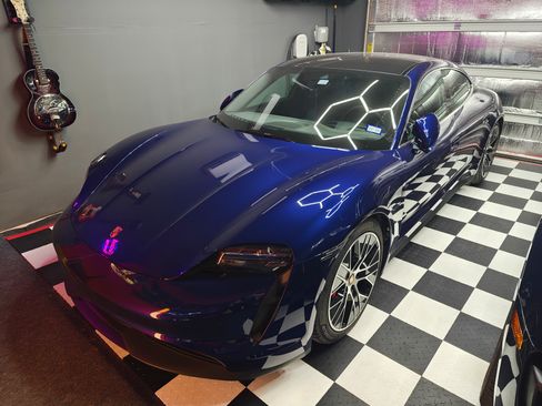 Used 2020 Porsche Taycan 4S image 6