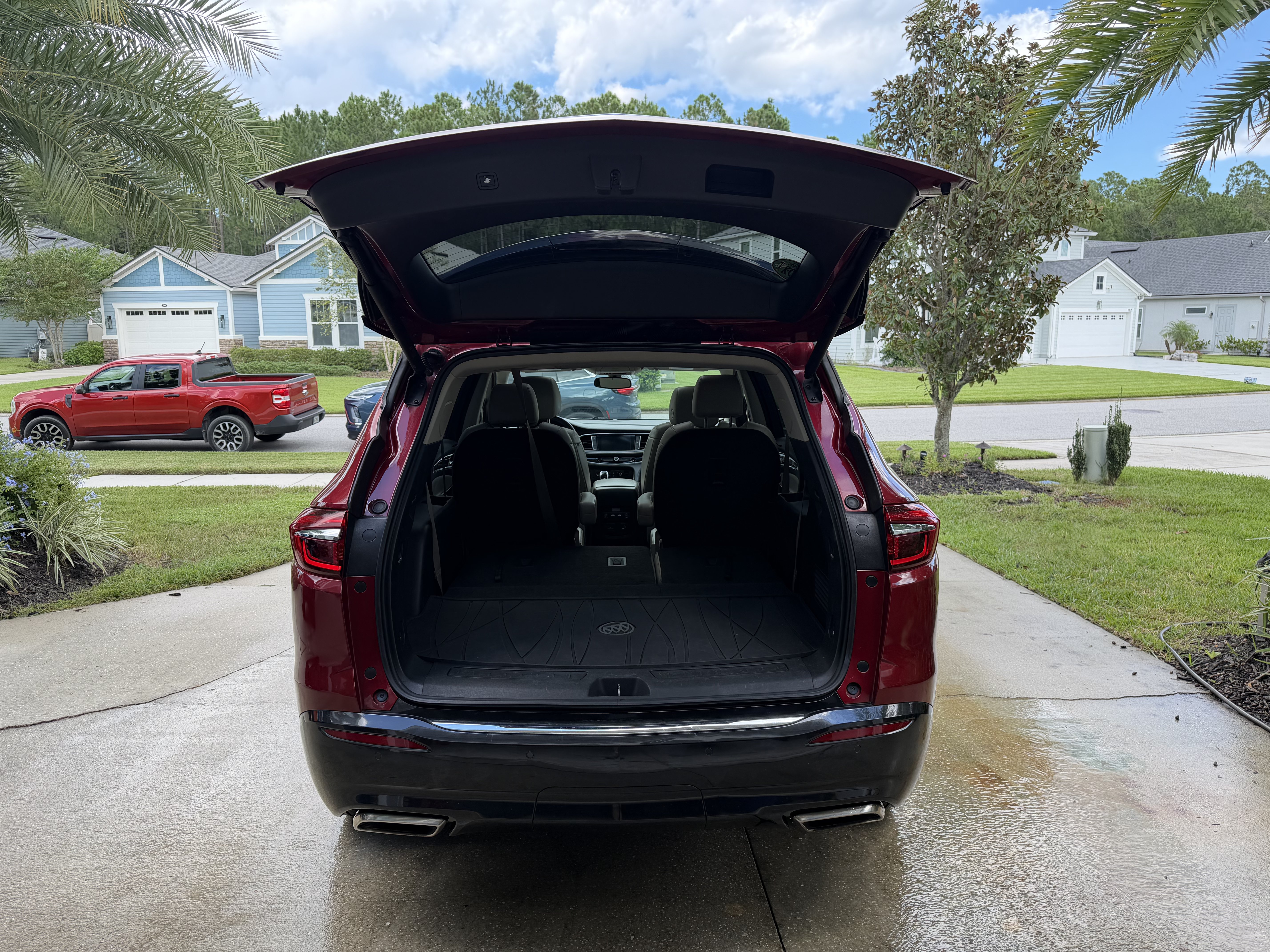 Used 2020 Buick Enclave Essence w/ Sound and Sites Package FWD image 17