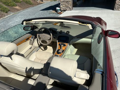 Used 2008 Mercedes-Benz SL 550 image 8