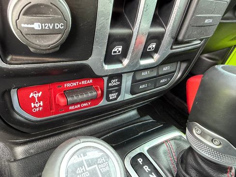 Used 2021 Jeep Wrangler Rubicon AWD/4WD image 18