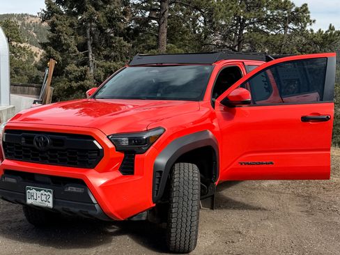 Used 2024 Toyota Tacoma TRD Off-Road w/ TRD Off Road Upgrade Package image 4