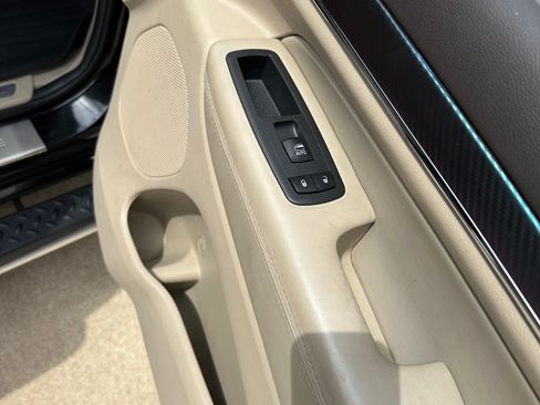 Used 2014 Jeep Grand Cherokee Overland w/ Advanced Technology Group image 12