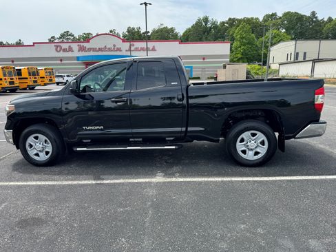 Used 2018 Toyota Tundra SR5 w/ SR5 Upgrade Package RWD image 1